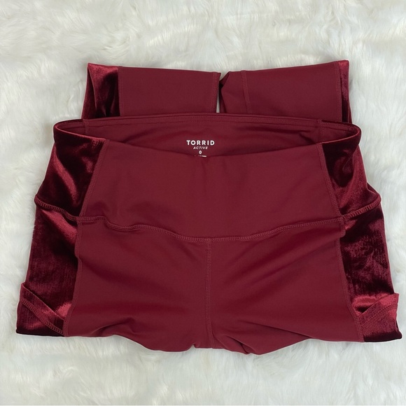 Torrid Active 4 Pocket Performance Legging. - Picture 3 of 8